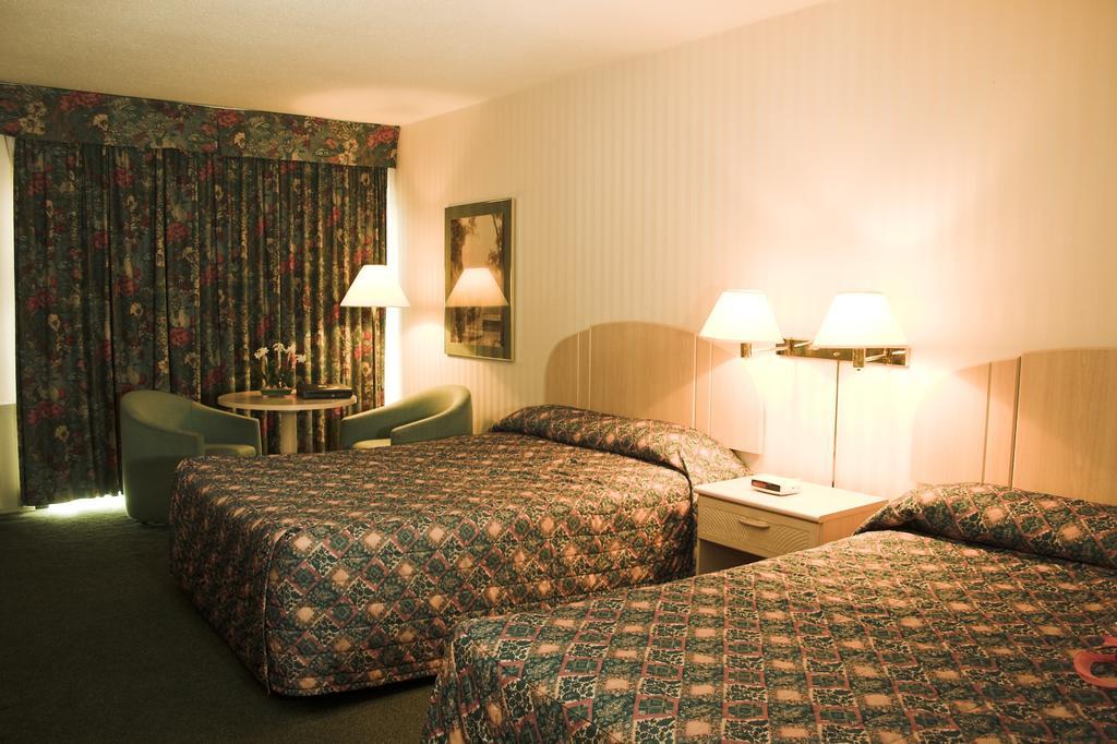 Toronto East Inn Exterior photo